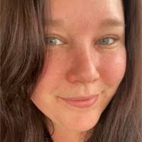 Elizabeth Holifield's Instagram, Twitter & Facebook