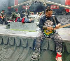 Soundcheck ... rehearsing...