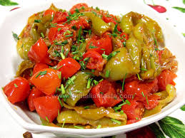 Friggitelli al pomodoro, a napoli li chiamiamo puparunciell (peperoncini) ma non sono piccanti, sono i peperoncini verdi dolci, si possono preparare in questo modo o friggendoli senza poi l'aggiunta del. Friggitelli Sweet Peppers And Tomatoes