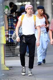 Brooklyn beckham is stepping out of his parents's stylish shadow and making a name for himself by hitting up. Pin On Brooklyn Beckham Style