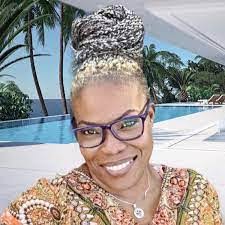 Marva Paris's Instagram, Twitter & Facebook