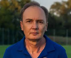 Az hiszik majd, hogy valamelyik vendégnek kellett mentő, álljanak máshova a  papával!!”