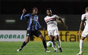 O atlético administrou bem o jogo contra o remo e venceu por 2 a 1. Pinje5bgv3e1lm