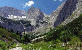 Ob menschen zu schaden kamen, ist noch nicht geklärt. Klettersteig Zur Zugspitze Uber Das Hollental Guiders De
