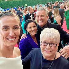 Guess he remains the prettiest man in the villa after all ✌🏽