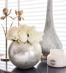 3 Ways To Arrange Roses Featuring Decor Gold Designs Vase Shapes Vase Design Flower Vase Design