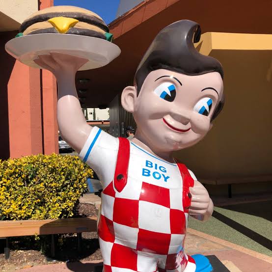 Bob's Big Boy in Burbank offers a classic dining experience – Daily News