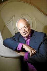 Écrivain.📝🎭🎬🎼 regarde chaque jour le monde comme si c'était la première fois. bit.ly/3sr3pdj. El Dramaturgo Eric Emmanuel Schmitt Publica En Espana Su Primera Novela Elmundo Es