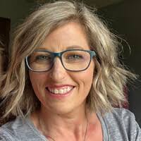 Tracy Sinclair's Instagram, Twitter & Facebook