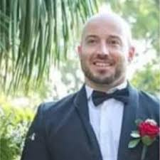 Lindsay Earhart's Instagram, Twitter & Facebook