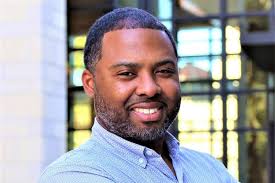 Far-flung Stanford staff nurturing virtual communities