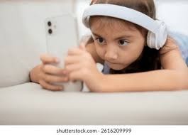 5+ Thousand Kid Crouch Royalty-Free Images, Stock Photos & Pictures