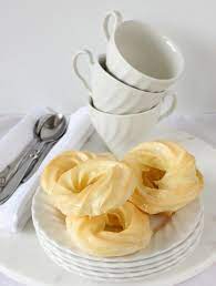 Pillowy light cloud bread eggs, cream cheese, cream of tartar and an artificial sweetener are all you need to whip up these bad boys. Pillowy Light Cloud Bread Cinnamon And Toast Recipe Cloud Bread Baking Food