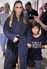 filho de ivete sangalo rouba a cena nos bastidores do festival de verao ivete sangalo festival de verao e celebridades