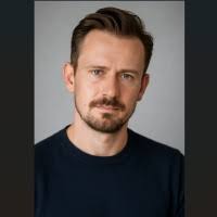 80+ perfiles de «Omar Benavides»