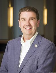 Fifth Third promotes Carey Sanders to top commercial banking role