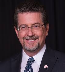 Andrew Hanks's Instagram, Twitter & Facebook