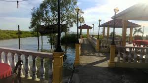 Ikan bakar adalah hidangan ikan yang dibakar atau dipanggang di atas api atau bara api. Ikan Bakar Pantai Jeram Youtube