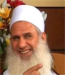 ولد في عام 1375 هـ بقرية المعتمدية التابعة لمحافظة الجيزة بمصر. ØµÙˆØ±Ø© Ø§Ù„Ø´ÙŠØ® Ù…Ø­Ù…Ø¯ Ø­Ø³ÙŠÙ† ÙŠØ¹Ù‚ÙˆØ¨ Ø´Ø¨ÙƒØ© Ø§Ù„Ø´ÙØ§Ø¡ Ø§Ù„Ø¹Ø§Ù„Ù…ÙŠØ©