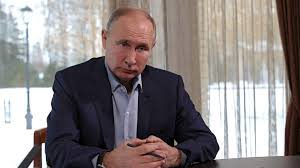 Poetin ondertekent grondwet die hem in staat stelt tot 2036 aan te blijven 17:23. Russische President Poetin Ontkent Bezit Luxe Villa Het Gaat Nu Hard Tegen Hard Rtl Nieuws