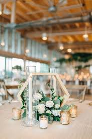 20 Moderne Geometrische Hochzeit Mittelstucke Die Aktuellen Hochzeitstrends En 2020 Mariage Geometrique Decoration Florale Mariage Decoration Mariage