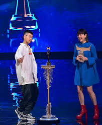 May 26, 2021 · 近期因為台灣本土疫情嚴峻，三級警戒也延至6月14日，而即將於6月26日於台北小巨蛋舉辦的金曲獎頒獎典禮，外界也關注究竟是否要延期或是改成. 8appolx1avvejm