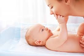 Wenn dein baby etwa 2. Mama Tomm Mit Pielplatz Dehn Sprechen Lernen Nach 3 Einfachen Regeln Mibaby Magazin Ratgeber Testberichte Fur Eltern