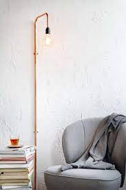 karwei met een paar koperen buizen koppelstukken en bevestigingsplaatjes maak je deze prach zwevende planken woonkamer zwevende planken decor zwevende plank