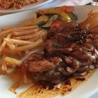 In italia i bambini in spiaggia indossano solo un costume da bagno perché noi italiani pensiamo che se protetti dalla crema solare il sole faccia bene alle ossa. Pasto Italiano Seputih Kuala Lumpur Kl