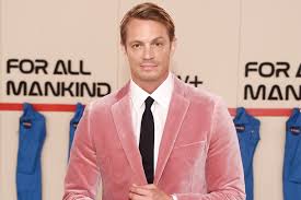 3.3 out of 5 stars 25. Joel Kinnaman Wore A Pink Velvet Tux And A Very Handsome Watch To The Premier Of For All Mankind Gq Middle East