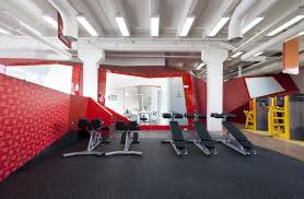 Club fitness offers a variety of classes for every fitness level, including strength, cardio, mind body, and much more. Smena Fitness Club Za Bor Architects Archdaily