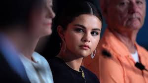 Contact selena gomez on messenger. Selena Gomez Says Social Media