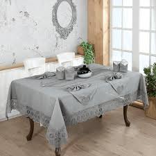 Tarzınıza uygun 12 kişilik ya da 6 kişilik yemek takımı modellerine uygun fiyatlarla ulaşmak için tek yapmanız gereken sitemizi ziyaret etmek ve yemek takımınızı seçmek. Keten Masa Ortusu Takimi 12 Kisilik Gri Maison Royale Masa Ortuleri Runnerlar