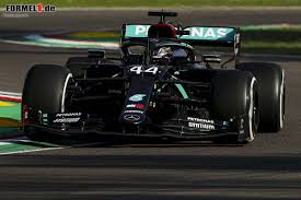 A imola, al tempo di gara del finlandese sono stati aggiunti 30 secondi per un'infrazione nella ripartenza. F1 Training Imola 2020 Hamilton Vor Verstappen