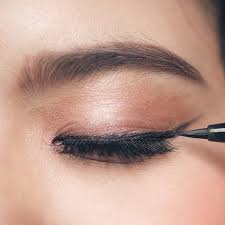 Beauty Q A How Do I Apply Liquid Eyeliner With Lash Extensions Makeup Com By L Oreal How To Apply Eyeliner Eyeliner Eye Liner Tricks