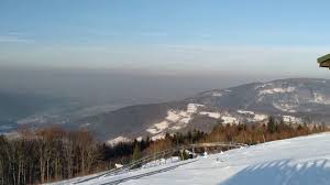 Po opuszczeniu samochodu udajemy się w stronę zapory i przedostajemy na drugą stronę rzeki soły. Smog Gora Zar 761 M N P M Panorama Youtube