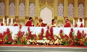 Rangkaian bunga jangan terlalu tinggi dan jangan menutupi peralatan misa. Katakan Kasih Pada Tuhan Dengan Bunga Sesawi Net