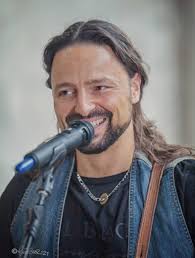 Una serie di storie raccontate per i millennial