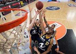 He is a small forward who most recently played for alba berlin in euroleague. Niels Giffey Zimbio