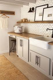 Buanderie Sous Sol Comme Une Piece En Plus 5775155 Buanderie Sous Sol Design Buanderie Diy Rangement Chambre