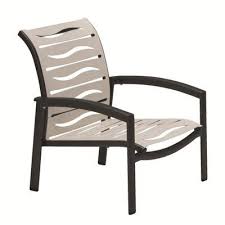 Tropitone Elance Ez Span Beach Chair Frame Color Obsidian Seat Color Parchment Vinyl In 2020 Lounge Chair Outdoor Patio Dining Chairs Tropitone