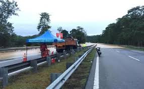 It serves as a connector for a number of residential roads branching off on its either sides. Lebuhraya Pantai Timur Fasa 1 Lpt 1 Archives Funtasticko Net