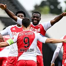 Match ends, monaco 0, paris saint germain 2. Essentiel Au Milieu De Terrain Youssouf Fofana Donne Le Sourire A Monaco L Equipe