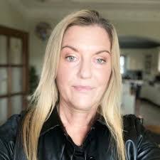 Anne Mcardle's Instagram, Twitter & Facebook