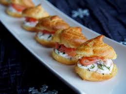 Petits Choux Au Saumon Fume Et Fromage Frais Par Cuisi Ness Recettes De Cuisine Saumon Fume Aperitif Saumon Fume