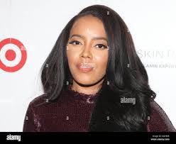 Eva Castle's Instagram, Twitter & Facebook