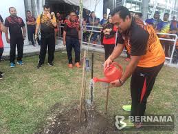 Kompleks sukan kg pandan, kuala lumpur, malaysia. Bernama On Twitter Pemenang Pingat Di Sukan Paralimpik Rio Menanam Pokok Sebagai Tanda Penghargaan Dan Kenangan Di Kompleks Sukan Paralimpik Kg Pandan Https T Co Okkgccauwm