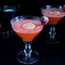 It's a simple mixture of lemonade, strawberry vodka, frozen strawberries (they . Strawberry Vodka Cocktail Veena Azmanov