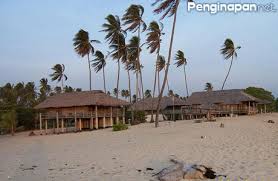 Sampai nanti ada pertigaan, belok kiri lewat jalan yang sampingnya sawah + pemandangan gunung rajabasa. Pantai Laguna Lampung Selatan