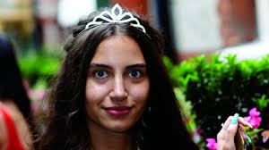 A Beauty Queen Without Makeup?